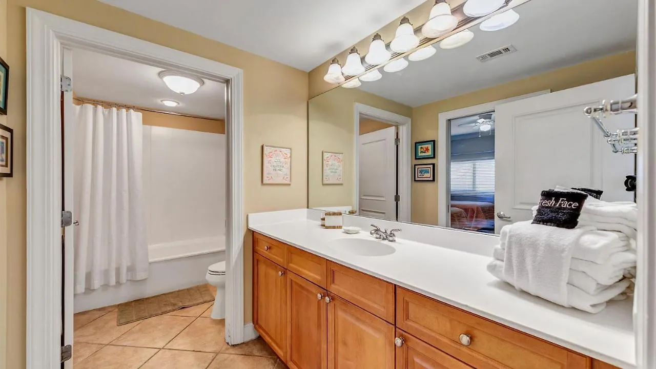 Holiday home Harbor Landing 203B - Spacious Condo With Views Of The Harbor And Gulf Destin