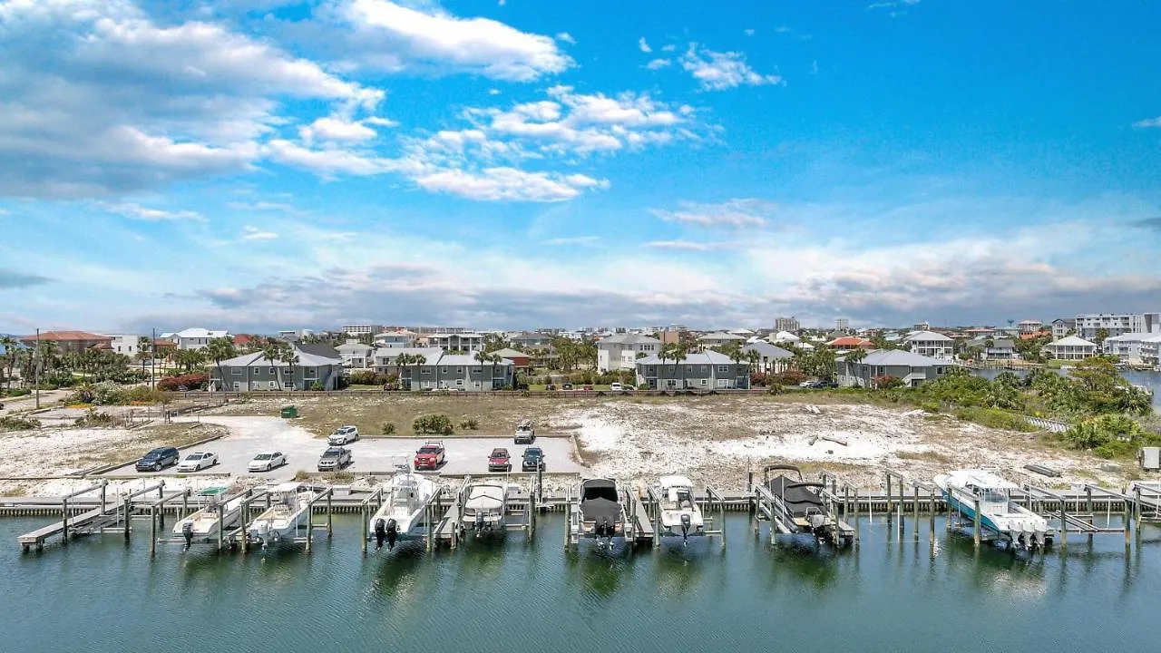 Harbor Landing 203B - Spacious Condo With Views Of The Harbor And Gulf Destin Holiday home